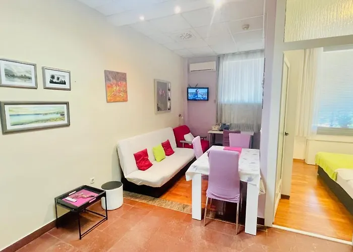 Vintage Apartment Inside City Galleria - Zadar