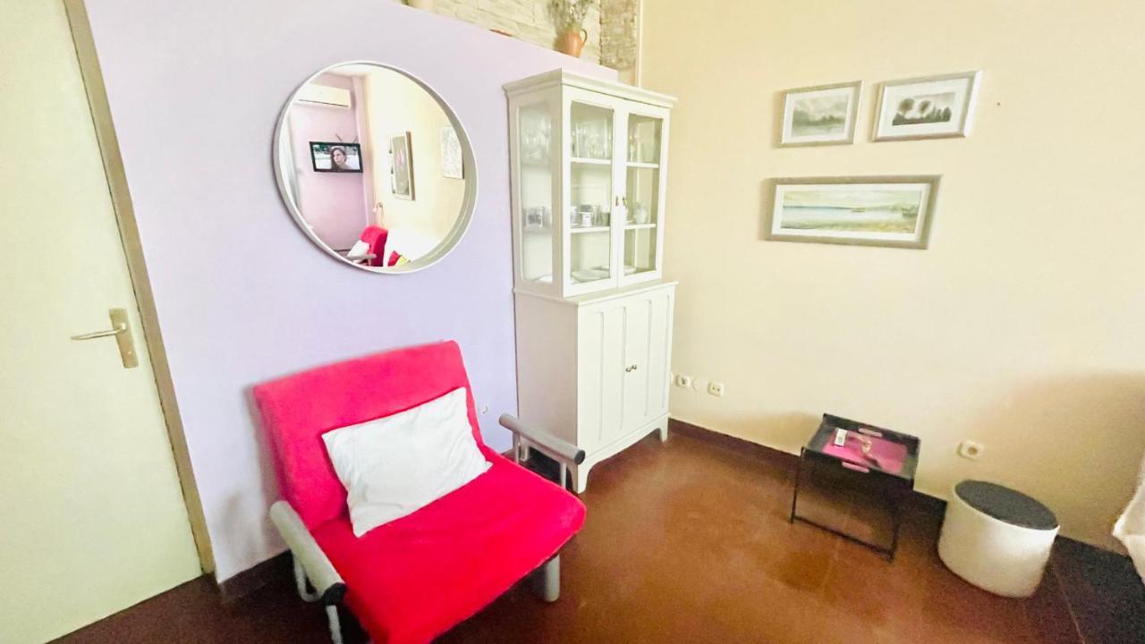 Apartment Vintage Inside Galleria - *